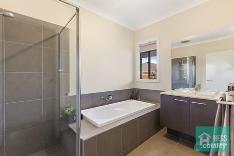 Property photo of 15 Rubus Drive Wallan VIC 3756