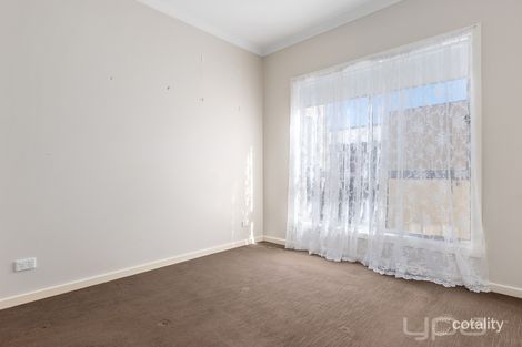 Property photo of 2/17 Lindsay Court Melton VIC 3337