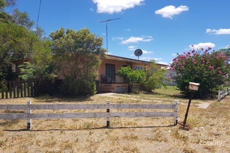 10 Davey St, Moura, QLD 4718