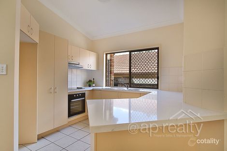 Property photo of 8 Fraser Place Forest Lake QLD 4078