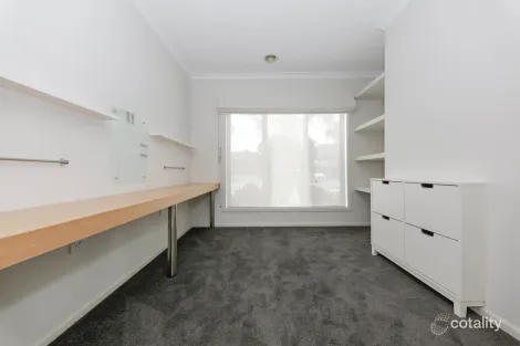 Property photo of 16 Esprit Avenue Cranbourne North VIC 3977