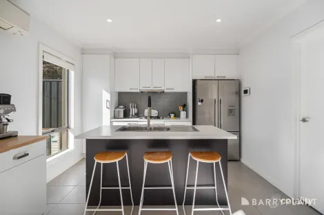 Property photo of 11 Atlantic Drive Pakenham VIC 3810