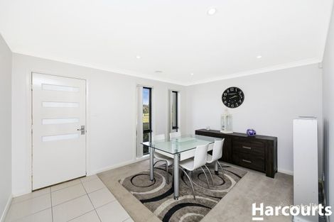 Property photo of 17 Lansdown Crescent Casey ACT 2913