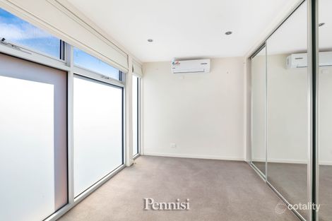 Property photo of 2/87 Bulla Road Essendon North VIC 3041