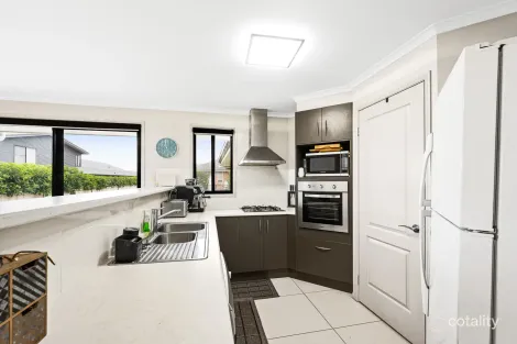 Property photo of 53 Laurie Drive Raworth NSW 2321
