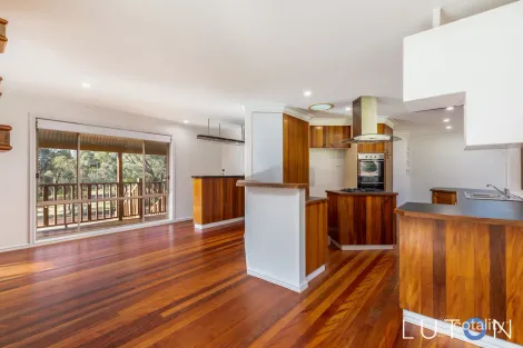 Property photo of 29 Kinlyside Avenue Jerrabomberra NSW 2619