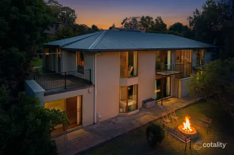 6 Bishop Cres, Armidale, NSW 2350