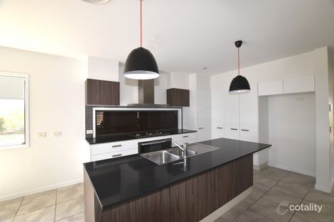 Property photo of 10 Keeling Court New Auckland QLD 4680