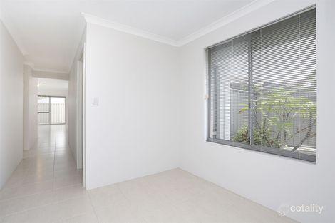 Property photo of 4A Edge Place Dianella WA 6059