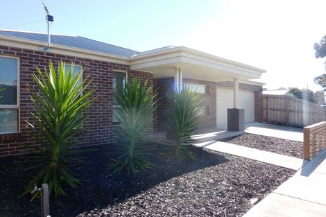 1/2 Vines Rd, Hamlyn Heights, VIC 3215