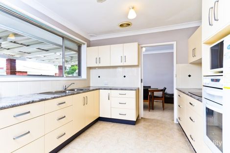 Property photo of 27 Kathleen White Crescent Killarney Vale NSW 2261