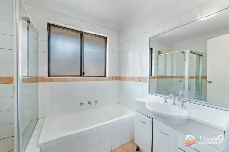 Property photo of 8/227-231 Targo Road Girraween NSW 2145