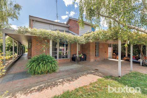 Property photo of 17 Essex Street Wendouree VIC 3355