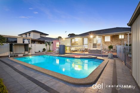 8 Gumbuya Cl, Eumemmerring, VIC 3177