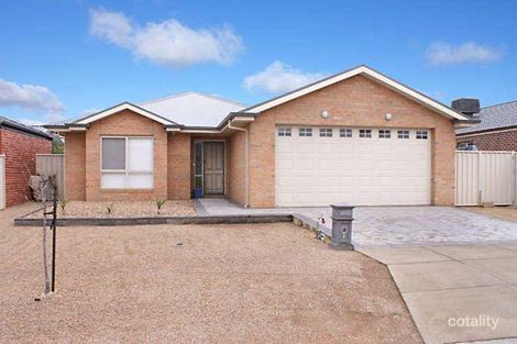 Property photo of 2 Nauru Court Taylors Hill VIC 3037