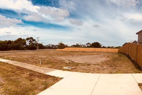 1 Hazelwood Cres, Leopold, VIC 3224