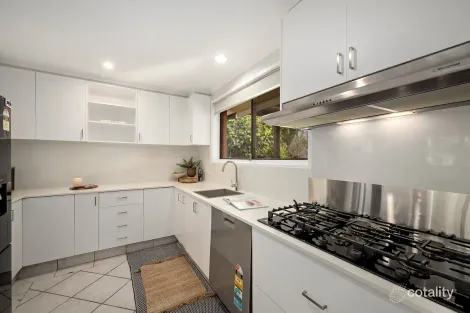 Property photo of 2 North Place Charnwood ACT 2615