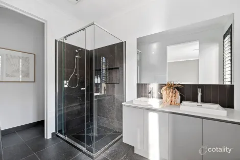 Property photo of 234 Sovereign Drive Mount Duneed VIC 3217