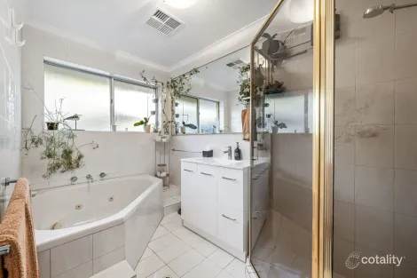 Property photo of 17 Fountain Valley Drive Happy Valley SA 5159
