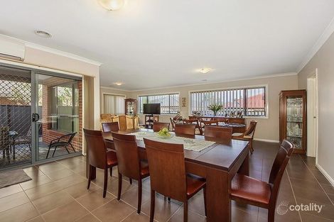 Property photo of 8 Ashbury Grove Hillside VIC 3037