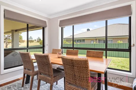 Property photo of 66 James Barnet Drive Kelso NSW 2795