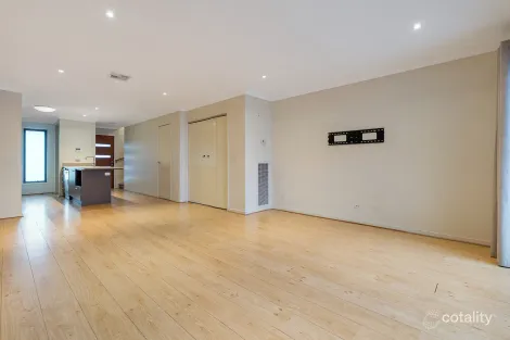 Property photo of 70 Lehmanns Road Wollert VIC 3750