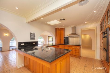 Property photo of 81 Clear Island Road Broadbeach Waters QLD 4218