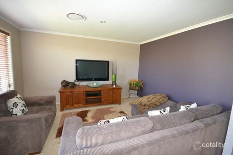 Property photo of 7 Riveroak Drive Mardi NSW 2259