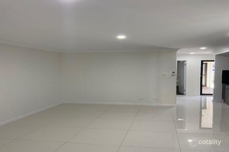 Property photo of 2/48 Arburry Crescent Brassall QLD 4305