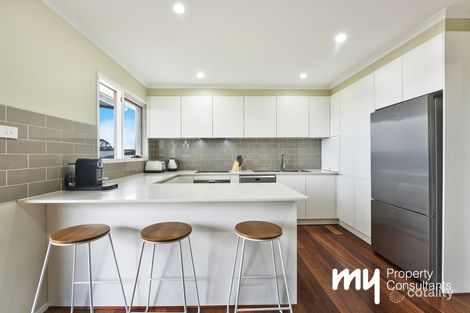 Property photo of 11 Perrumba Place Bradbury NSW 2560