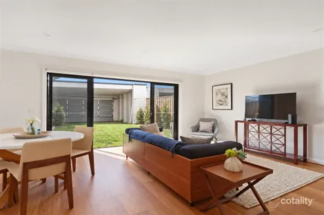 Property photo of 40 Generation Crescent Mambourin VIC 3024