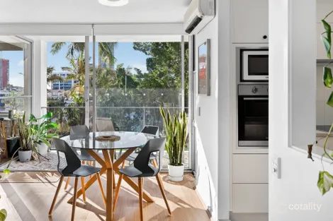 Property photo of 21/40 Watson Esplanade Surfers Paradise QLD 4217