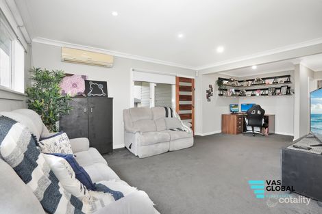 Property photo of 41 Gasmata Crescent Whalan NSW 2770