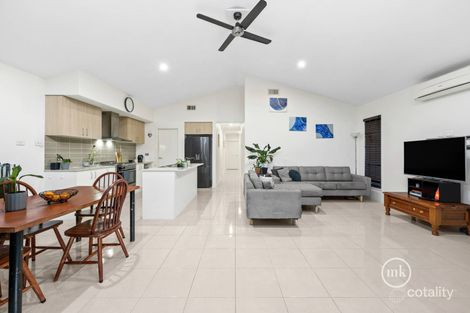 Property photo of 22 Soapstone Walk Doreen VIC 3754