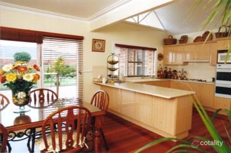 10 Manningham Ct, Lysterfield, VIC 3156