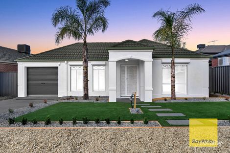 Property photo of 7 Coburn Way Caroline Springs VIC 3023