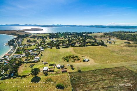 Property photo of 33 Spitfarm Road Opossum Bay TAS 7023