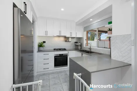 Property photo of 34 Colebee Crescent Hassall Grove NSW 2761