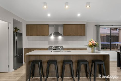 Property photo of 22 Heytesbury Drive Officer South VIC 3809