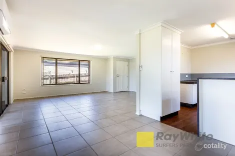 Property photo of 135 Bamboo Avenue Benowa QLD 4217