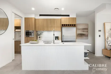 1/51 Mitre St, St Lucia, QLD 4067