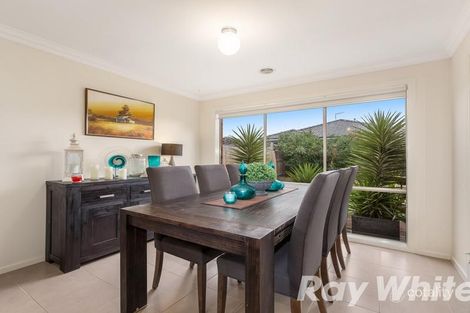 Property photo of 12 Gillow Grove Doreen VIC 3754