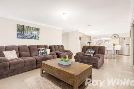 Property photo of 12 Gillow Grove Doreen VIC 3754