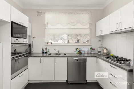 Property photo of 2 Bessell Crescent Collie WA 6225