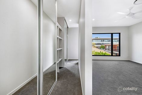Property photo of 1/12 Victor Avenue Paradise Point QLD 4216