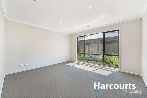 Property photo of 6 Vollone Place Cranbourne East VIC 3977