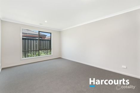 Property photo of 6 Vollone Place Cranbourne East VIC 3977