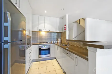 Property photo of 404/4 Como Crescent Southport QLD 4215