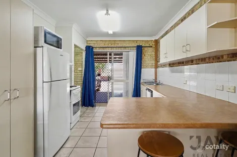 Property photo of 2/82-84 Abel Smith Parade Sunset QLD 4825