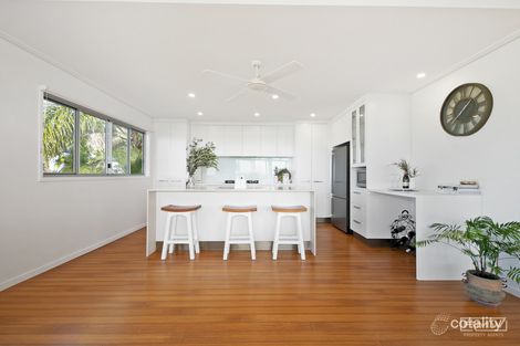 Property photo of 5 Mavis Close Pacific Heights QLD 4703